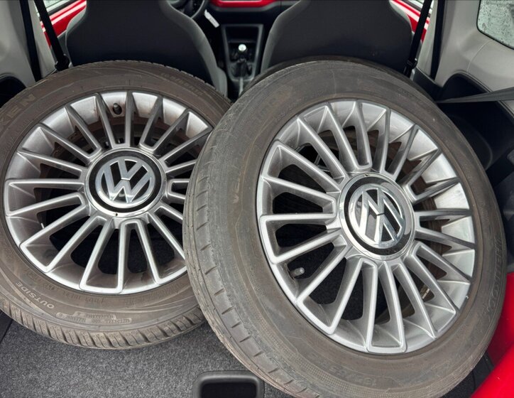 Volkswagen up! Hatchback 999,0 44 kw