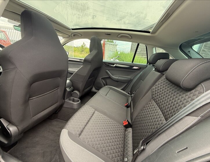 Škoda Rapid Hatchback 999,0 81 kw