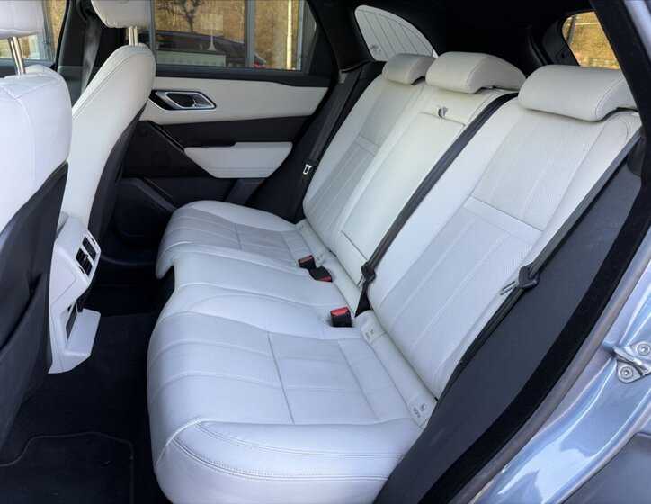 Land Rover Range Rover Velar SUV / Terénní 2,0 l 184 kw