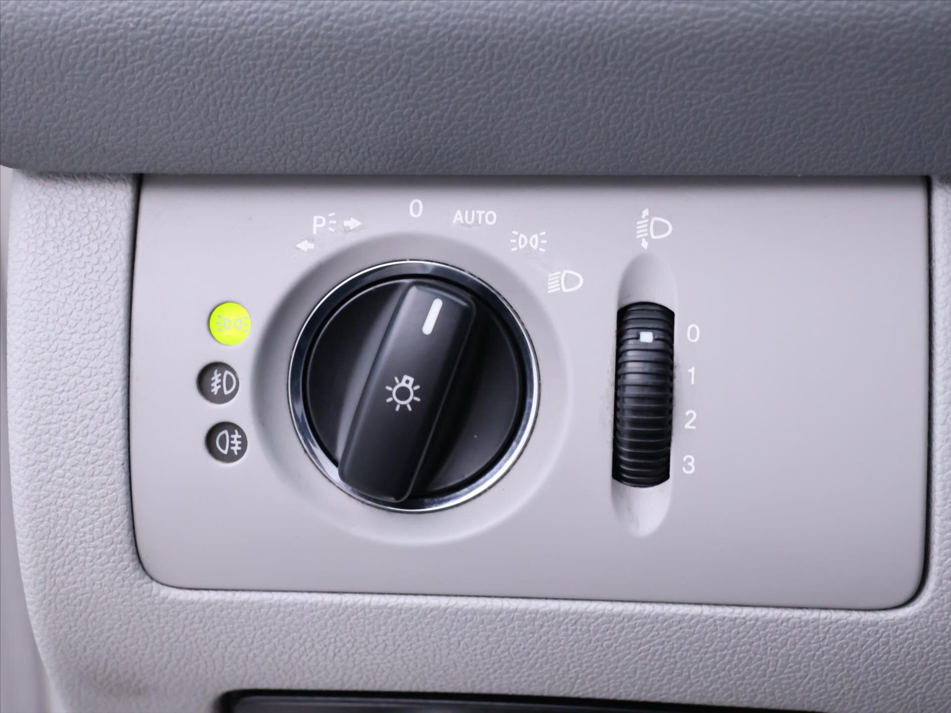 Mercedes-Benz Třídy M SUV 3,2 l 165 kw