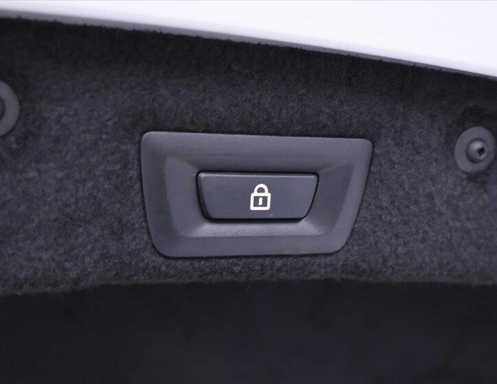 BMW Řada 6 Sedan / Limuzína 3,0 l 230 kw