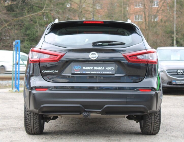 Nissan Qashqai SUV / Terénní 1,3 l 103 kw