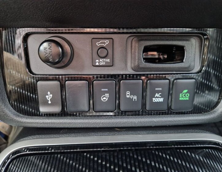 Mitsubishi Outlander SUV / Terénní 2,4 l 165 kw