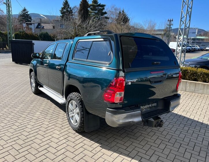 Toyota Hilux Pick-up 2,4 l 110 kw