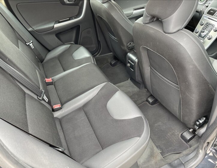 Volvo XC60 Kombi 2,4 l 151 kw