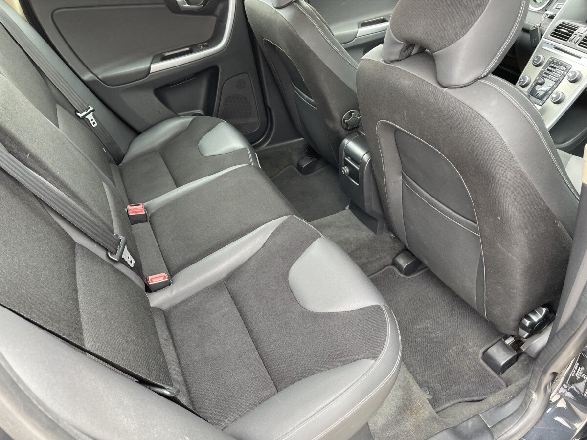 Volvo XC60 Kombi 2,4 l 151 kw