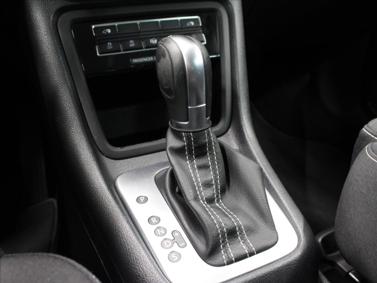 Volkswagen Sharan Kombi 2,0 l 103 kw