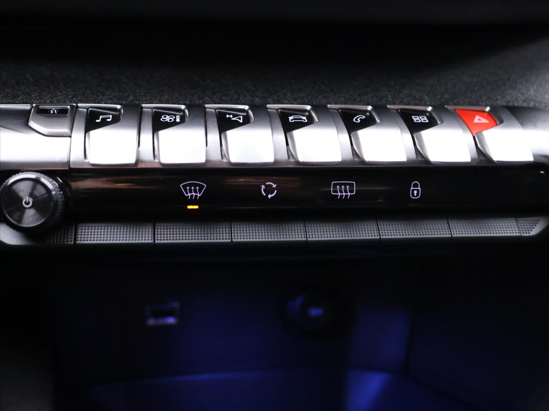 Peugeot 5008 SUV 1,2 l 96 kw