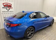 Alfa Romeo Giulia Sedan / Limuzína 2,0 l 206 kw