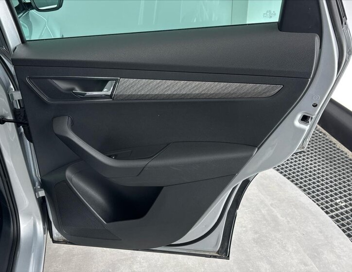 Škoda Karoq SUV / Terénní 1,5 l 110 kw