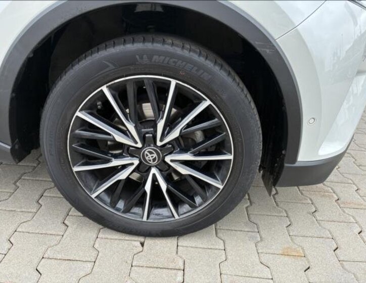 Toyota C-HR 28
