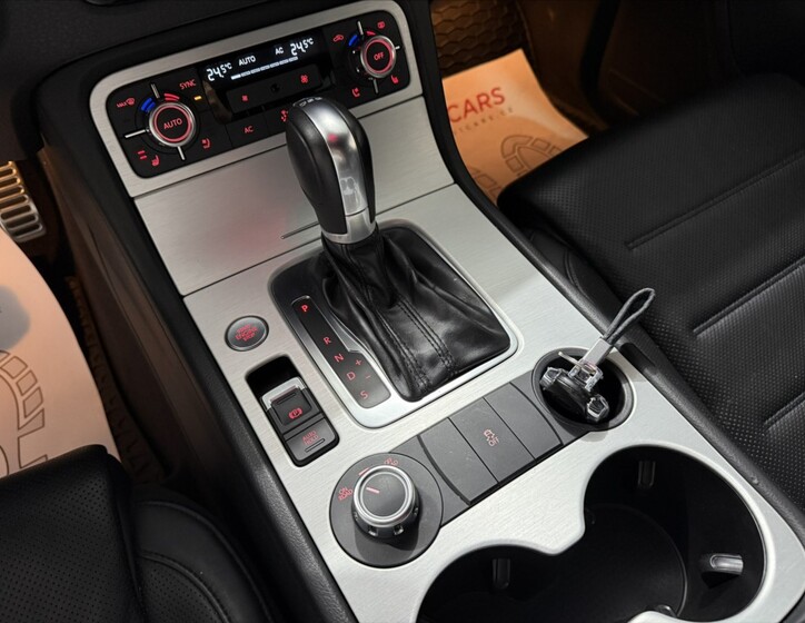 Volkswagen Touareg 13