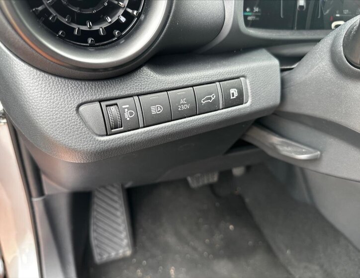 Toyota C-HR Hatchback 2,0 l 111 kw