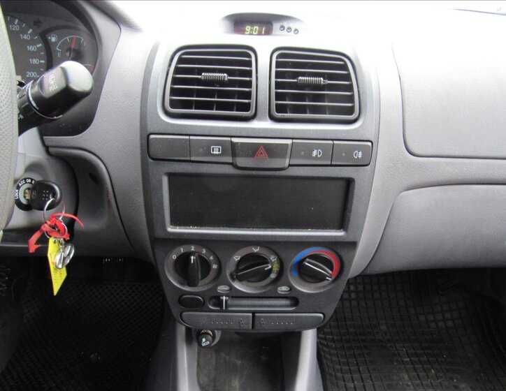 Hyundai Accent Liftback 1,3 l 63 kw