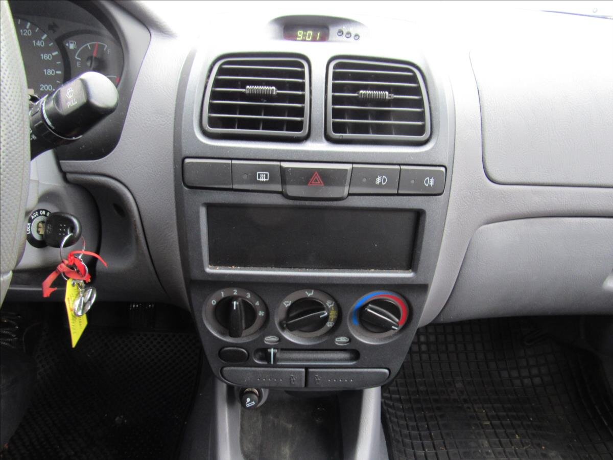 Hyundai Accent Liftback 1,3 l 63 kw