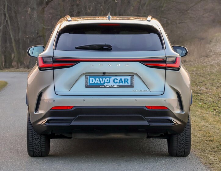 Lexus NX 450h plus SUV / Terénní 2,5 l 136 kw