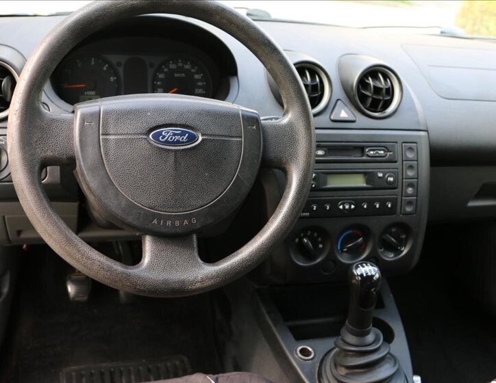 Ford Fiesta 13