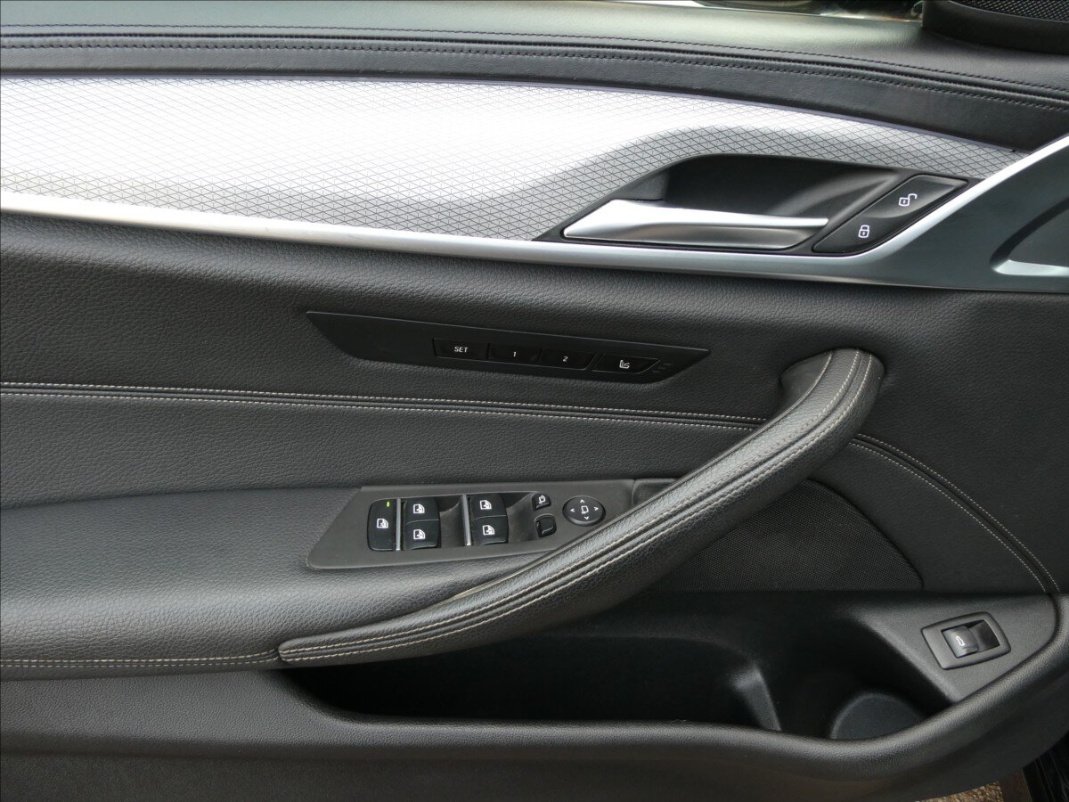 BMW Řada 5 Kombi 3,0 l 235 kw