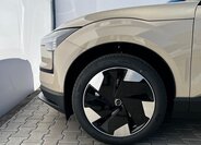 Volvo EX30 SUV / Terénní 69,0 200 kw