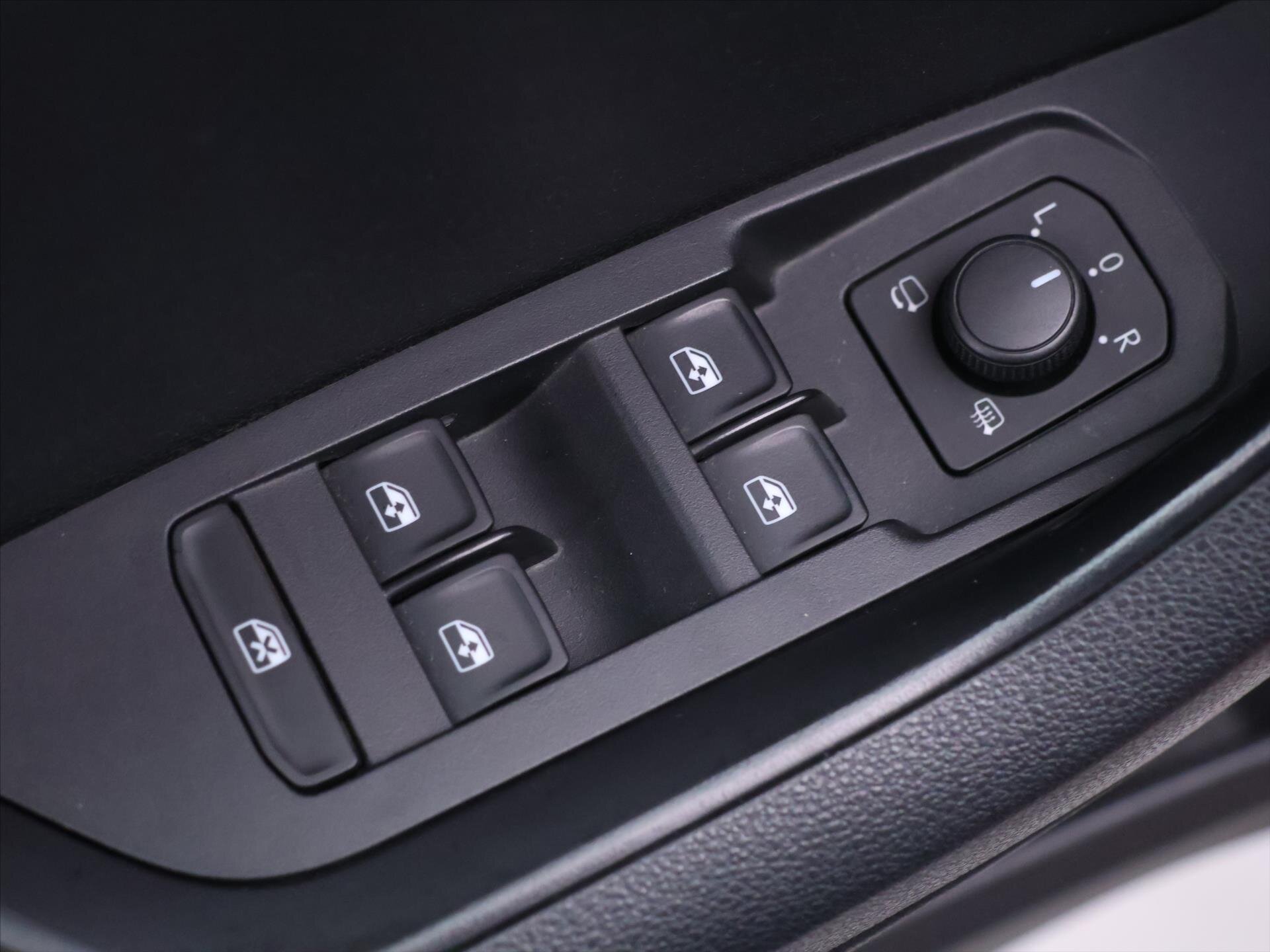 Škoda Karoq SUV / Terénní 2,0 l 85 kw