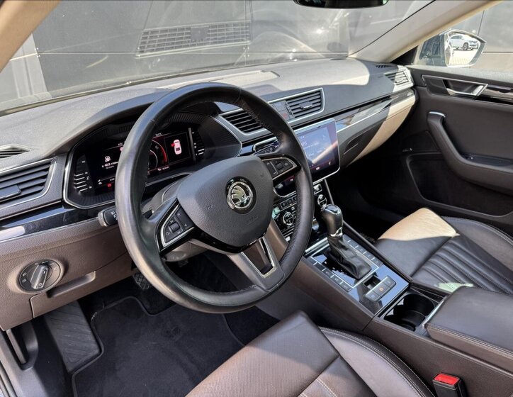 Škoda Superb Liftback 2,0 l 200 kw