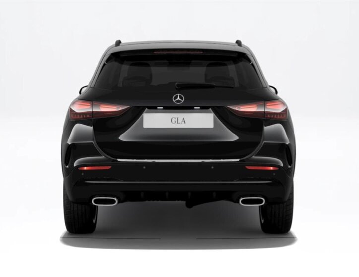 Mercedes-Benz GLA SUV / Terénní 1,3 l 120 kw