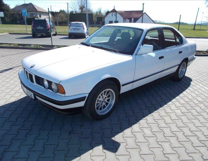 BMW Řada 5 Sedan / Limuzína 2,0 l 95 kw