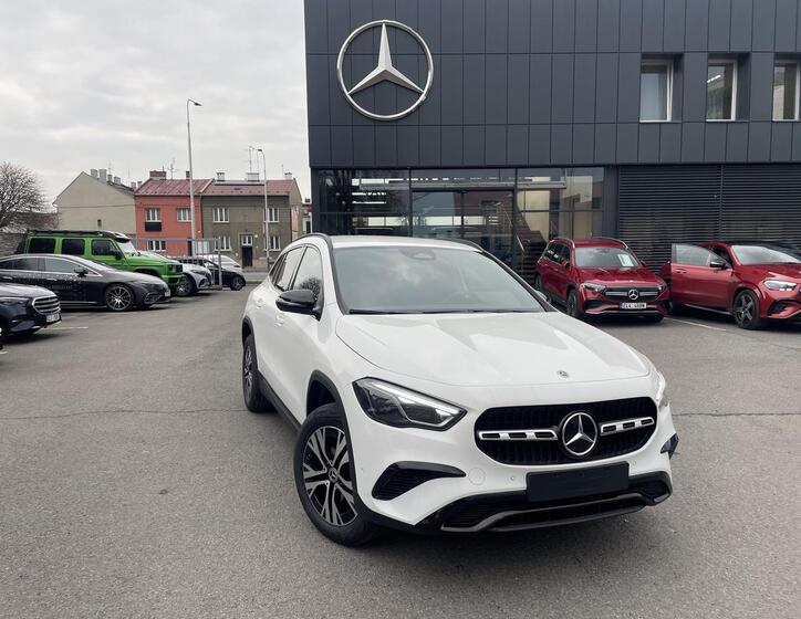 Mercedes-Benz GLA 1