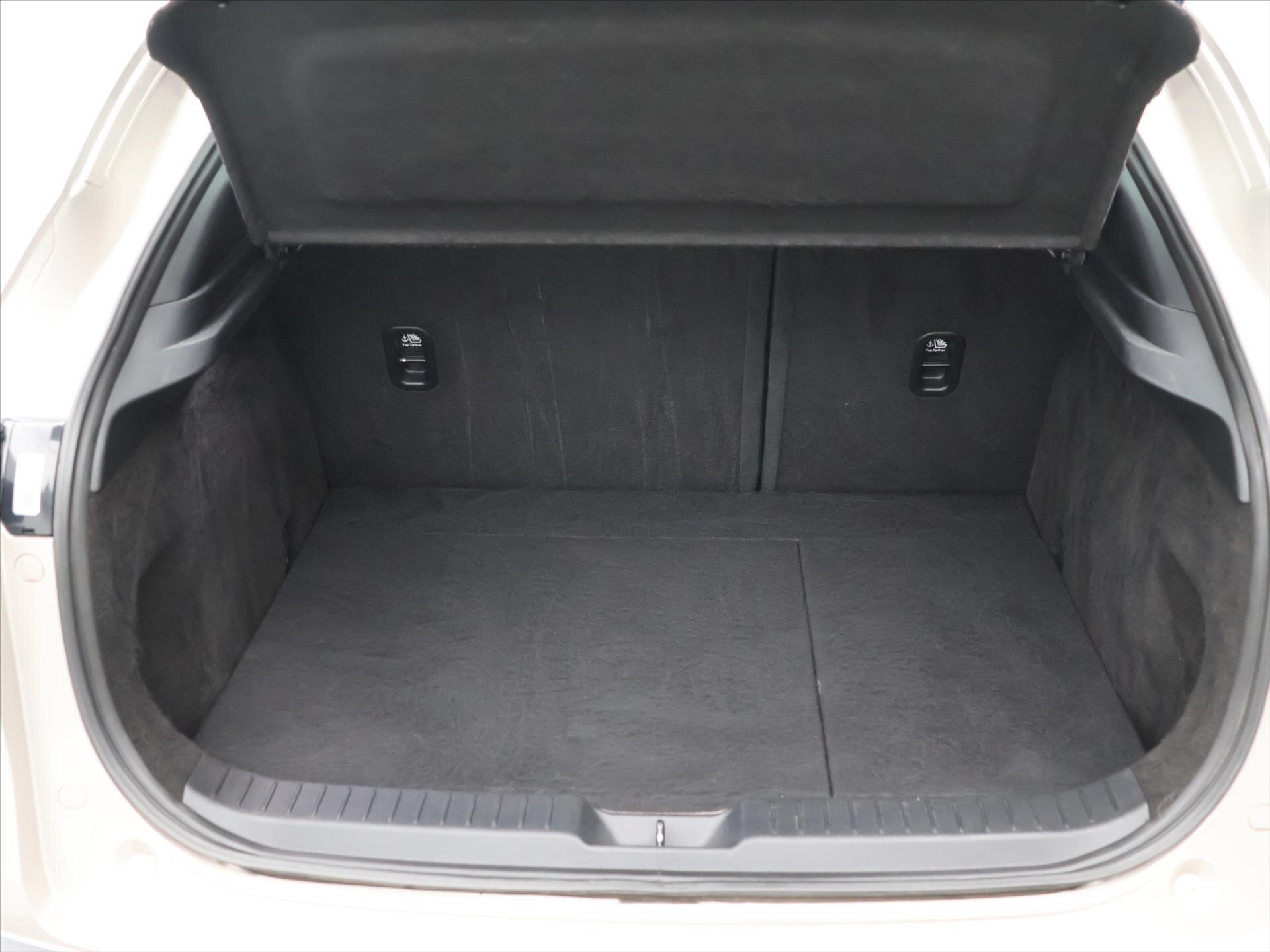 Mazda CX-30 SUV / Terénní 2,0 l 110 kw