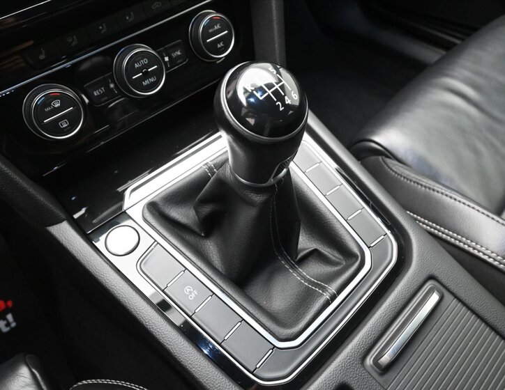 Volkswagen Passat Kombi 1,5 l 110 kw