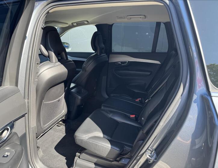 Volvo XC90 12