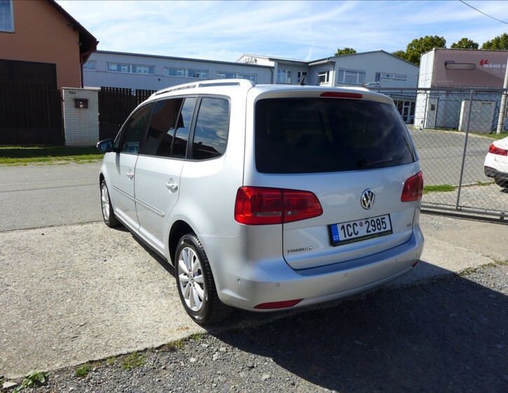 Volkswagen Touran 8