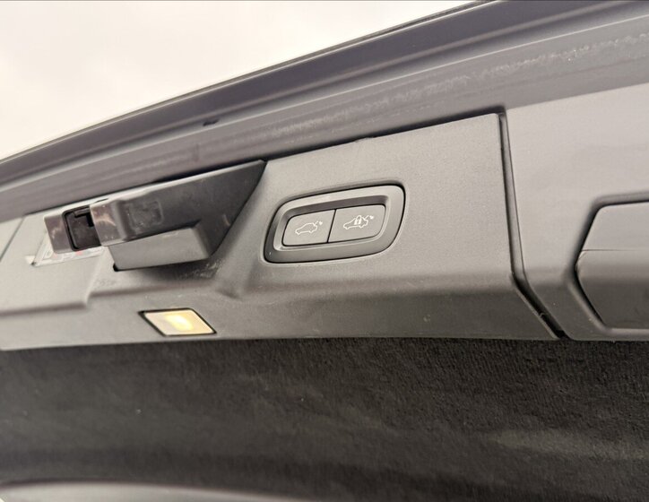 Volvo V90 Kombi 2,0 l 184 kw