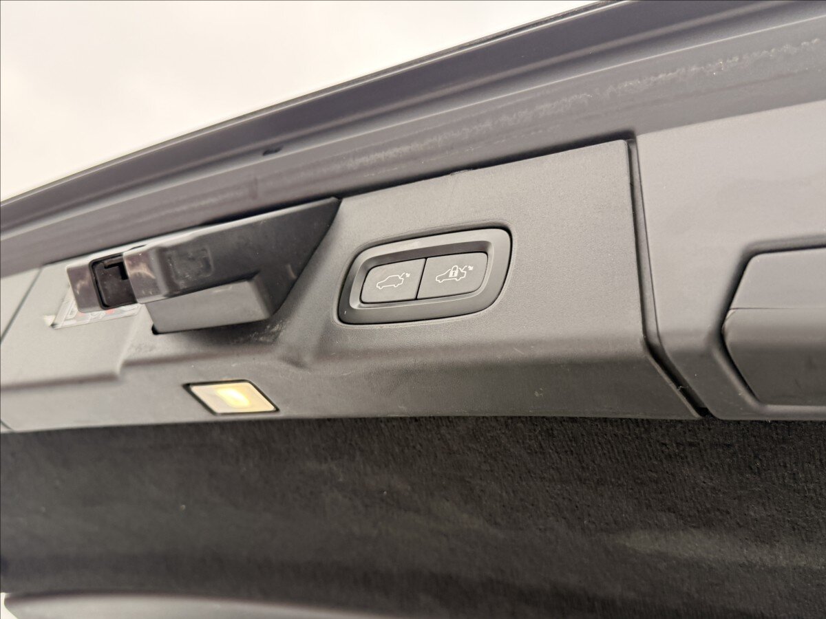 Volvo V90 Kombi 2,0 l 184 kw