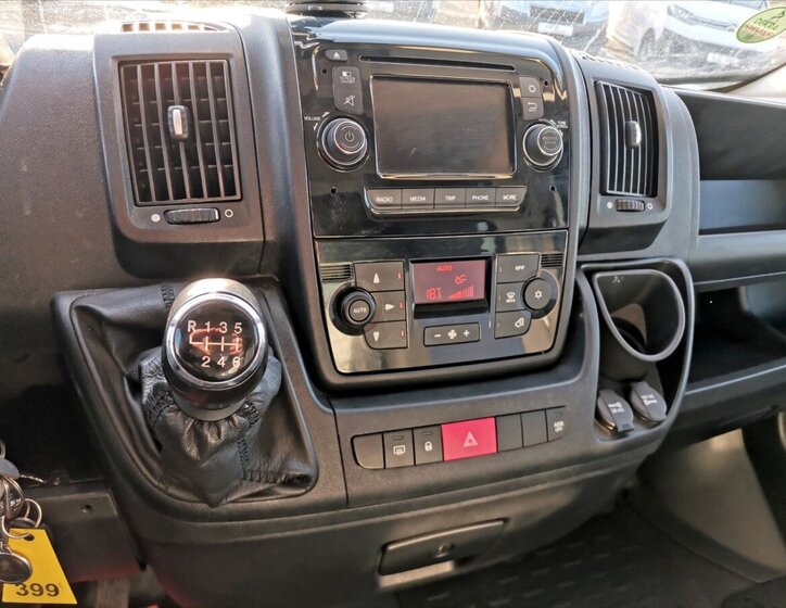 Peugeot Boxer Valník 2,2 l 110 kw