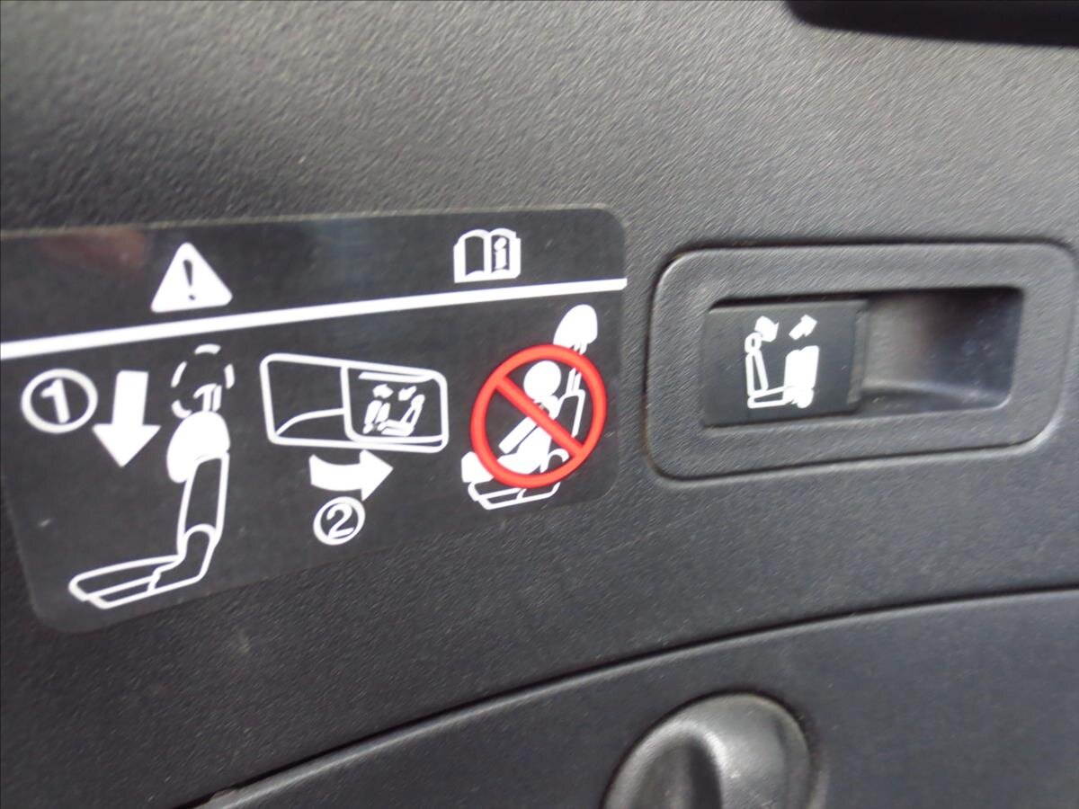 Mitsubishi Outlander SUV / Terénní 2,4 l 125 kw