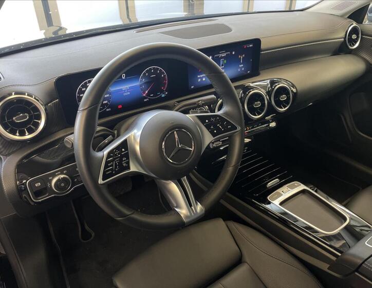 Mercedes-Benz CLA 9