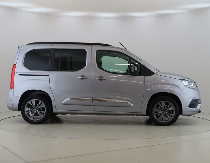 Toyota ProAce Kombi 1,5 l 96 kw