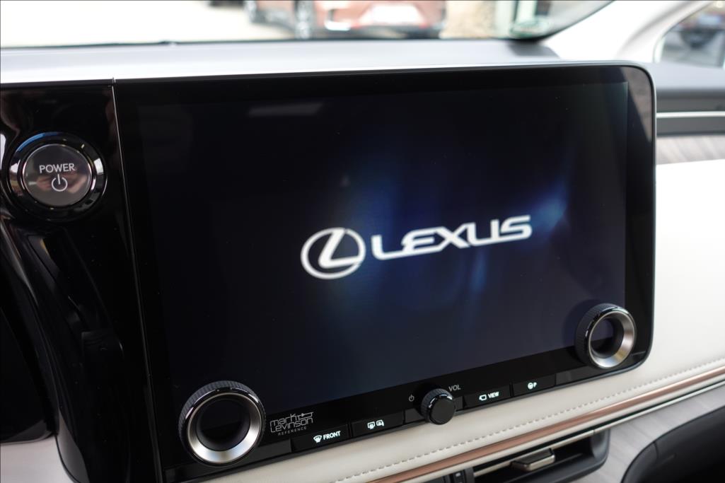 Lexus LM 350h