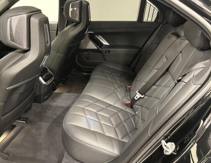 BMW Řada 7 Sedan / Limuzína 3,0 l 220 kw