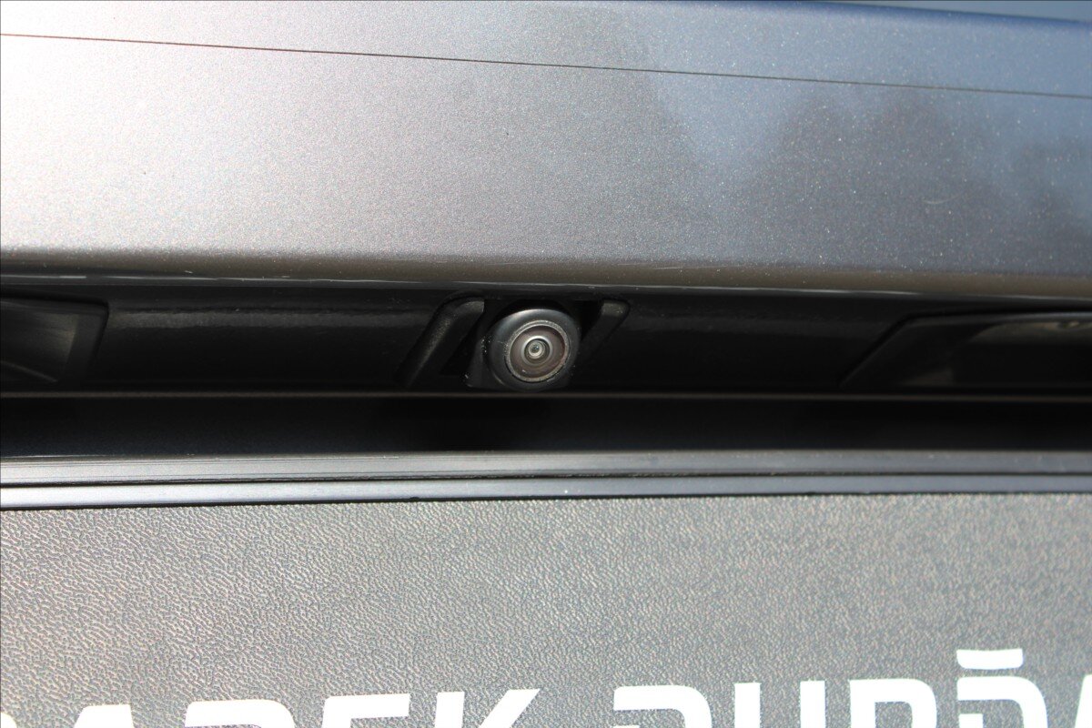 Mazda 3 Sedan / Limuzína 2,0 l 110 kw