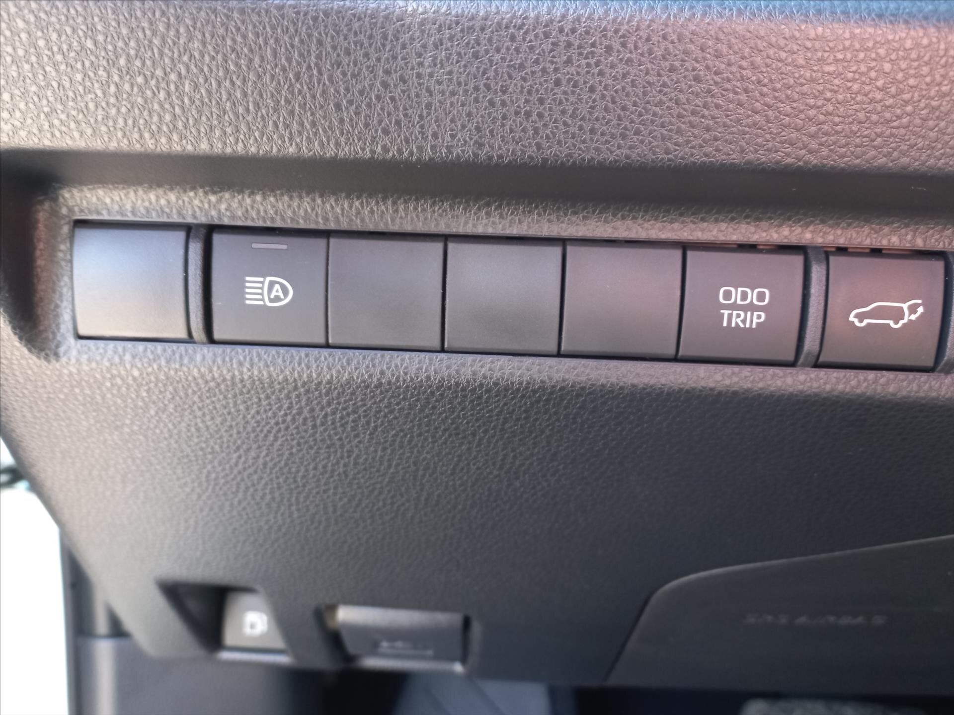 Toyota RAV4 SUV / Terénní 2,5 l 136 kw