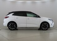 Opel Grandland SUV / Terénní 1,6 l 147 kw