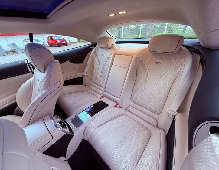 Mercedes-Benz Třídy S Kupé 4,0 l 450 kw