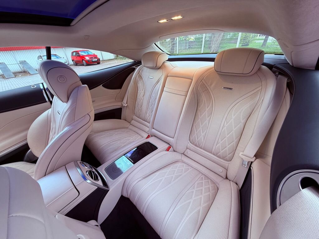 Mercedes-Benz Třídy S Kupé 4,0 l 450 kw