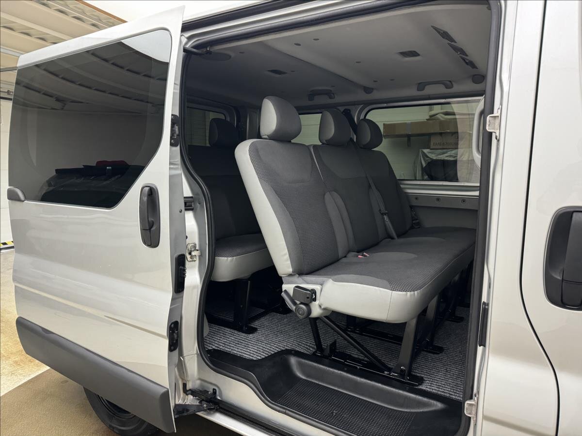 Opel Vivaro Kombi 2,5 l 107 kw
