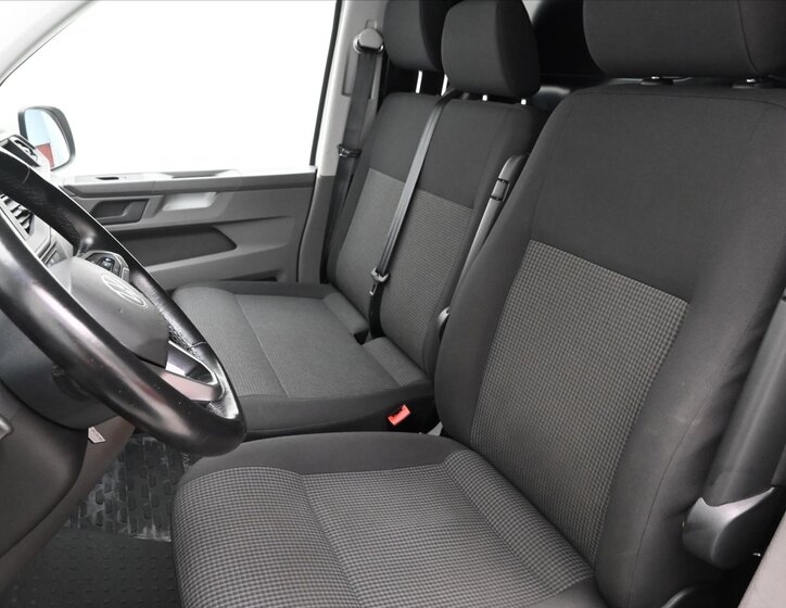Volkswagen Transporter Skříň 2,0 l 110 kw