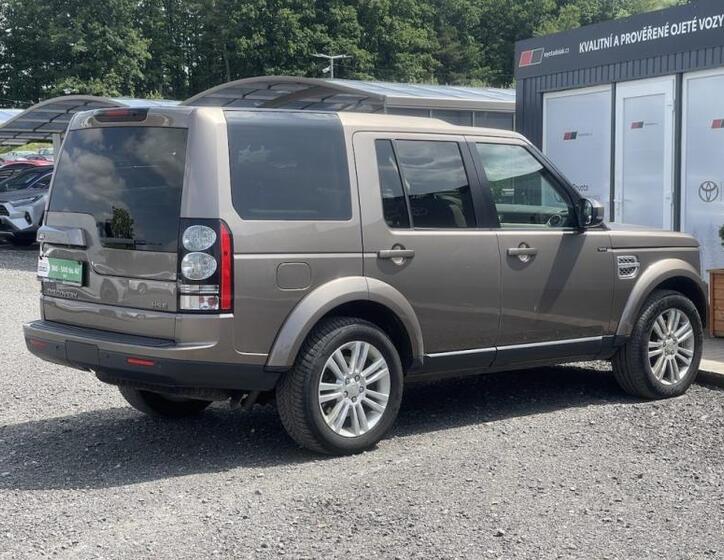 Land Rover Discovery 9