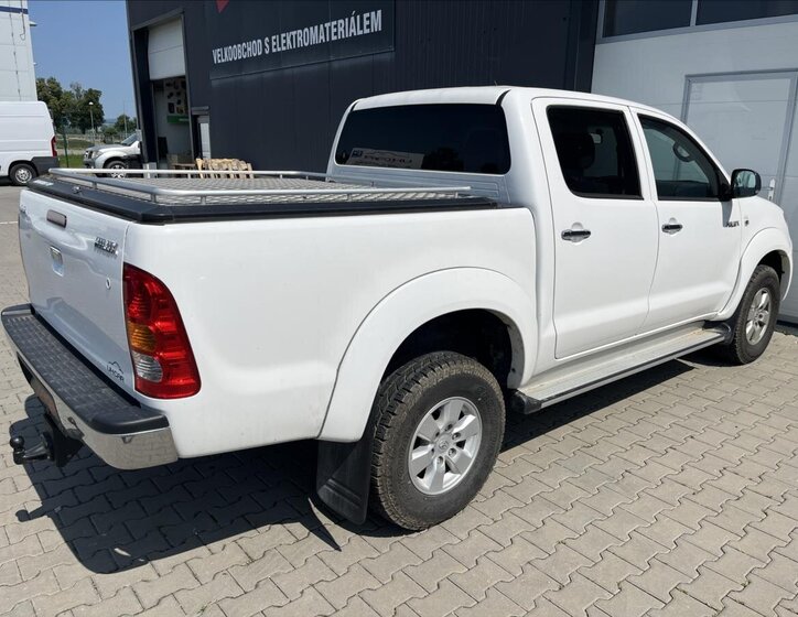 Toyota Hilux 6
