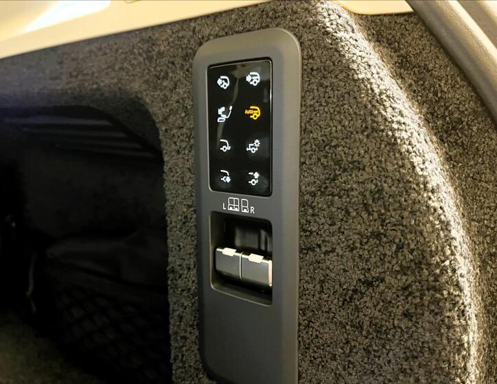 Land Rover Range Rover 6